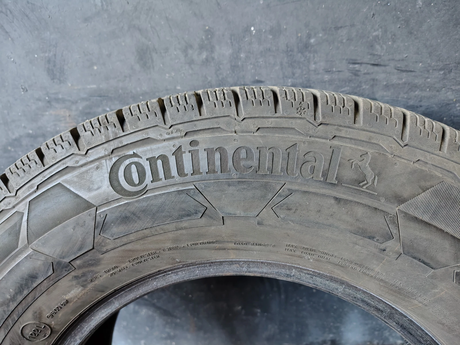 Гуми Зимни 225/75R16, снимка 5 - Гуми и джанти - 55837482