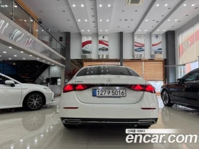 Mercedes-Benz E 200, снимка 4