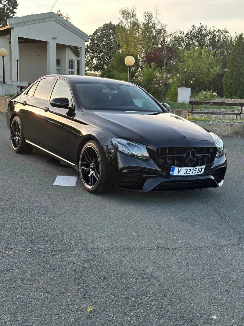 Mercedes-Benz E 220, снимка 1 - Автомобили и джипове - 46006601