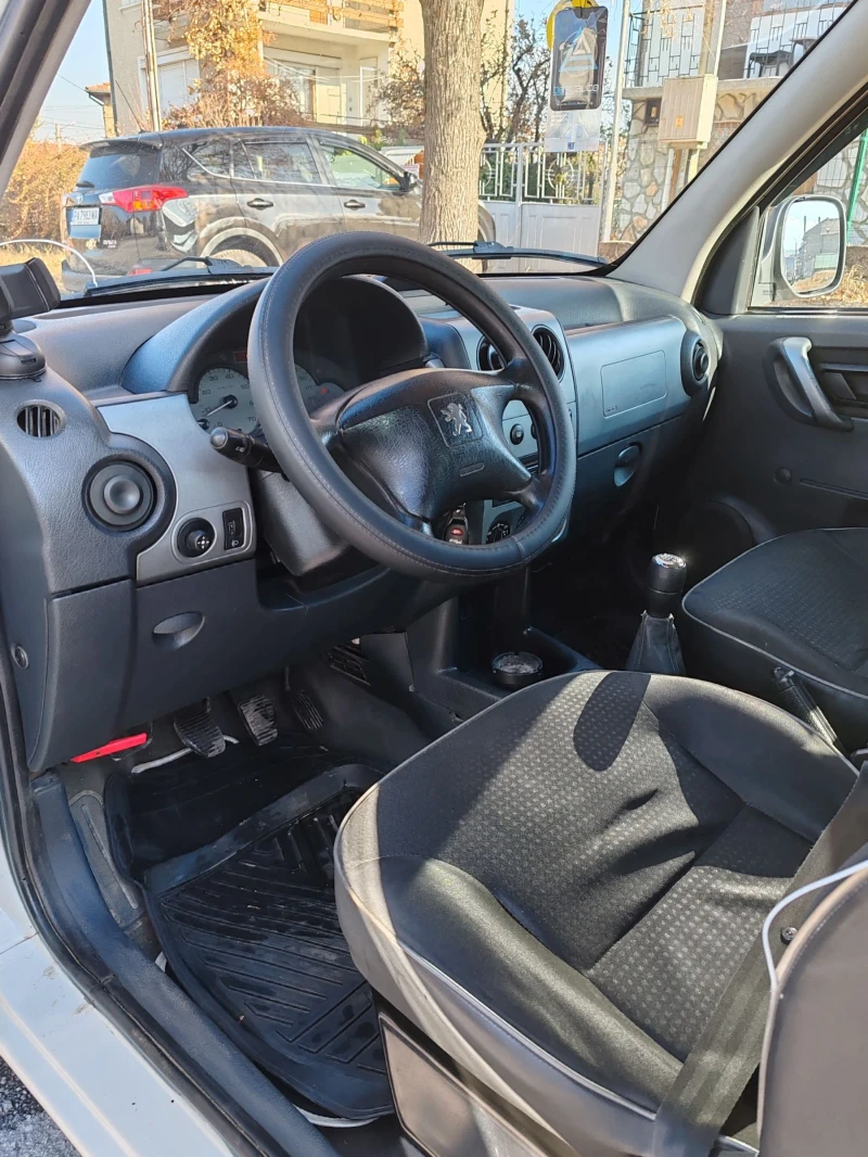 Peugeot Partner 1.6HDI, снимка 11 - Автомобили и джипове - 47910873