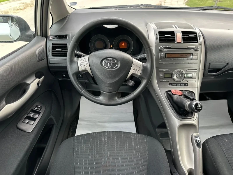 Toyota Auris 1.6//KEYLESS GO//124ps//KLIMATRONIK, снимка 11 - Автомобили и джипове - 53064293