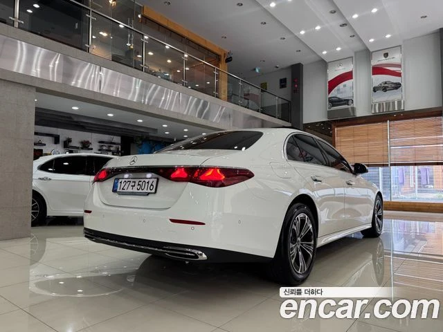 Mercedes-Benz E 200, снимка 2 - Автомобили и джипове - 56077572