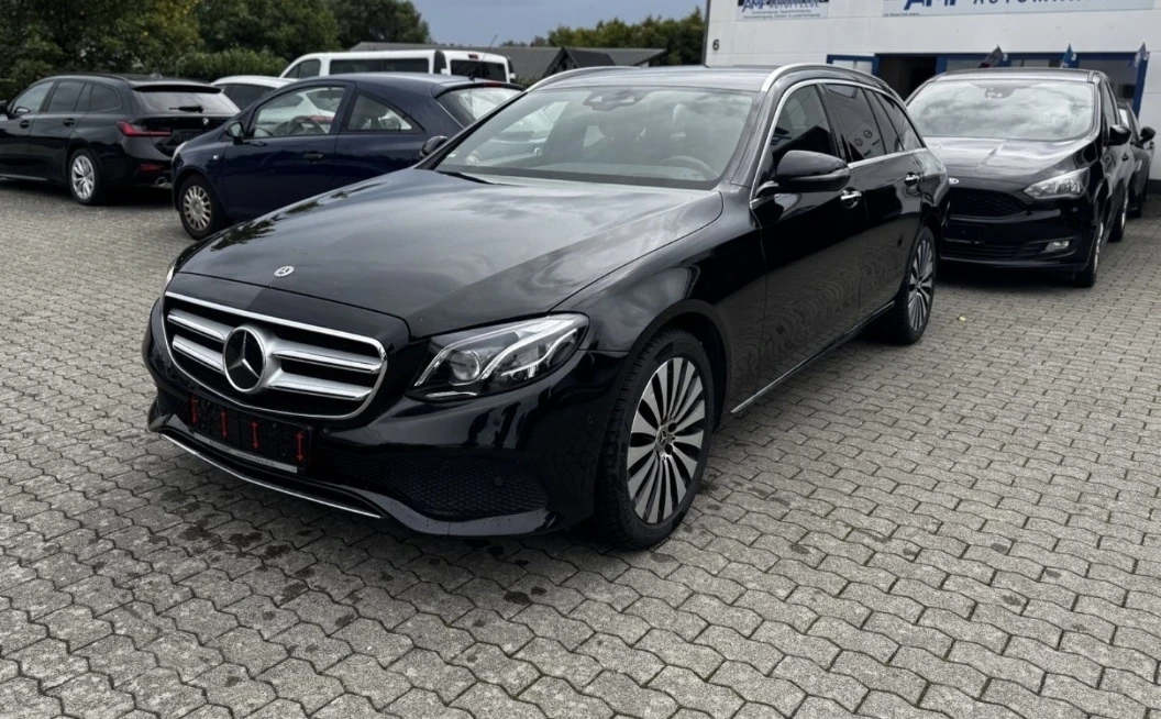 Mercedes-Benz E 350 Mercedes-Benz E350 4Matic, снимка 1