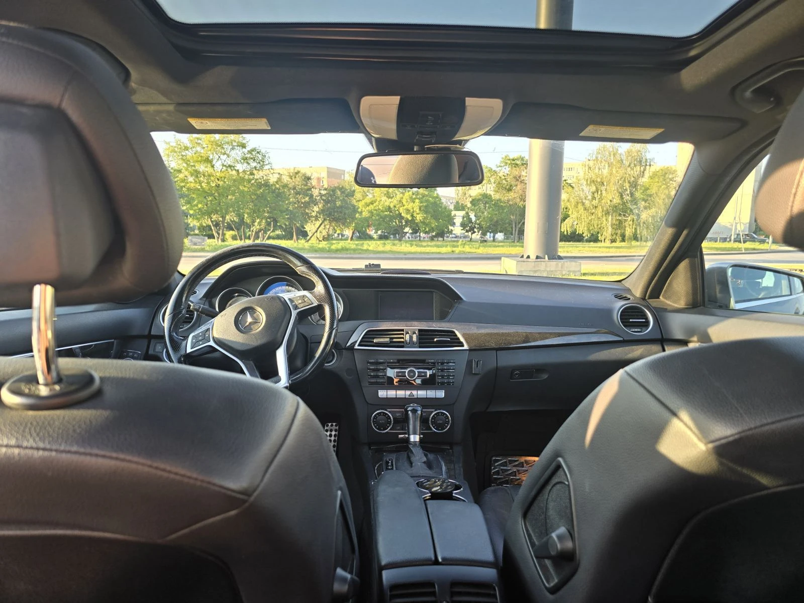 Mercedes-Benz C 300  - изображение 3