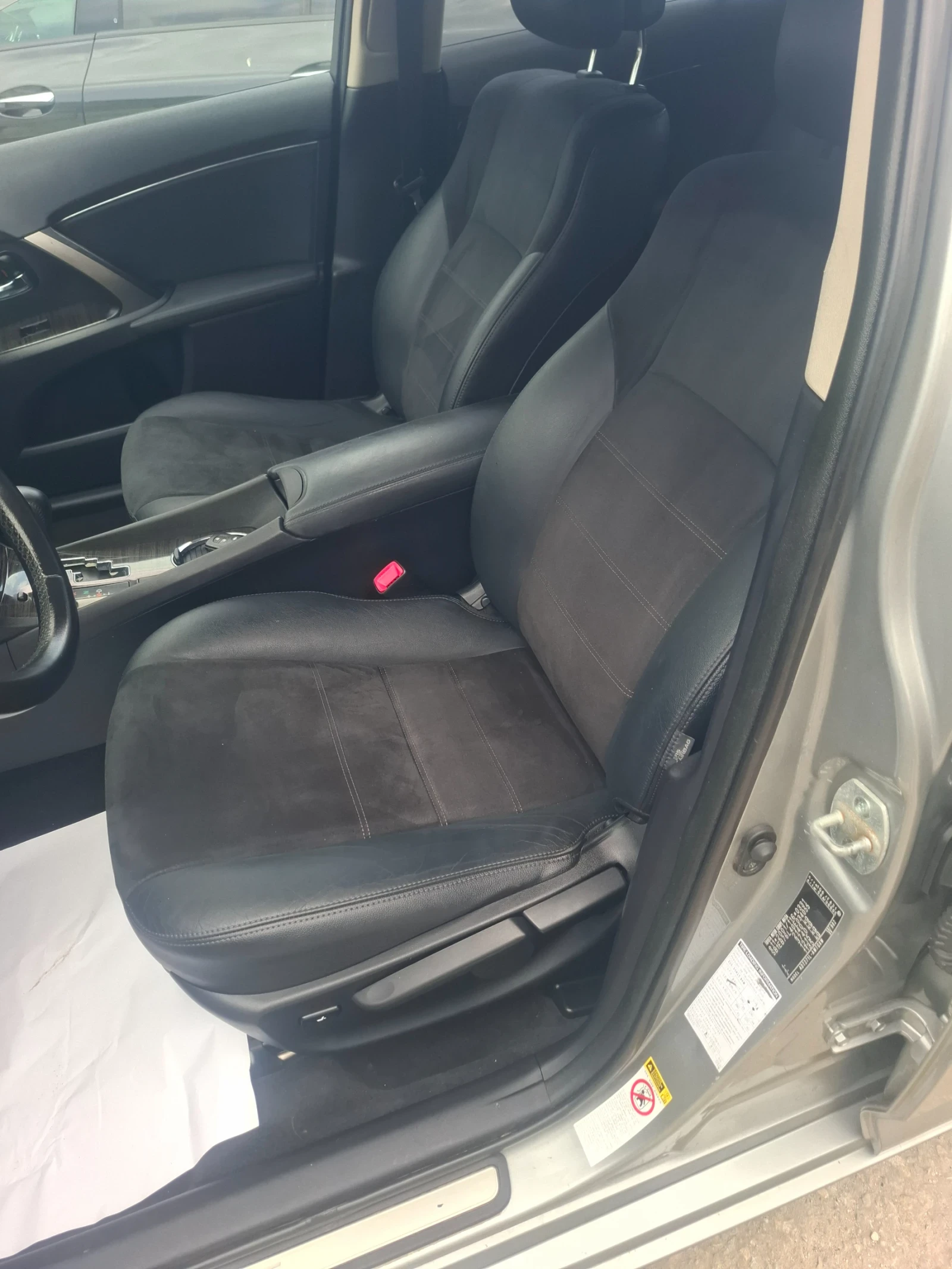 Toyota Avensis 2.2D avtomat face - изображение 9