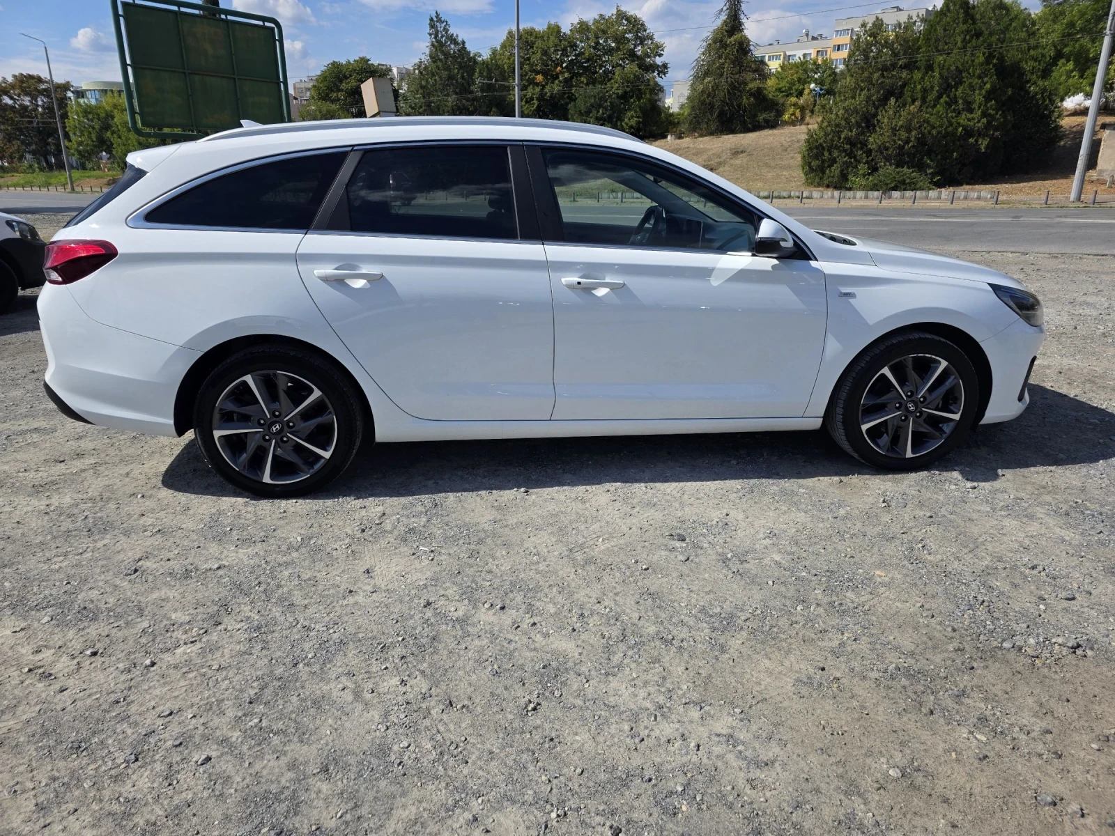 Hyundai I30 1.0 i Turbo 120k.c  - изображение 4
