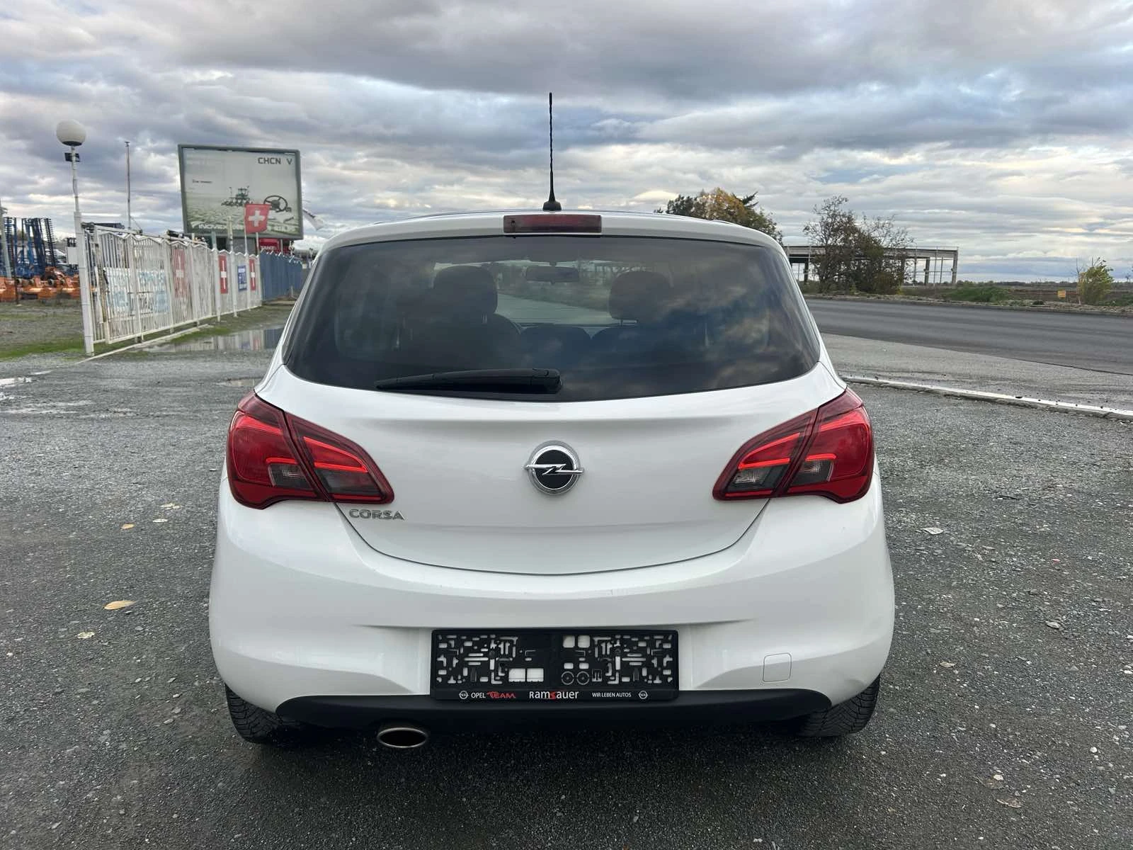 Opel Corsa 1.4 / БЕНЗИН / 2018г / ЕВРО6B / ВСИЧКИ ЕКСТРИ - изображение 6