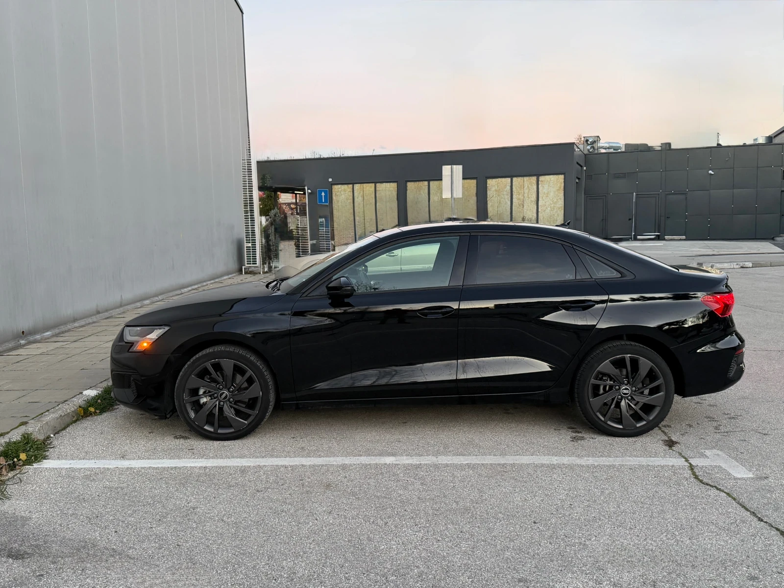 Audi A3 40 TFSI Mild Hybrid All Black Edition - изображение 8