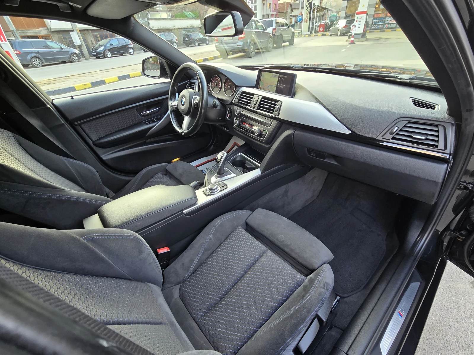 BMW 320 М// Пакет топ  състояние , снимка 15 - Автомобили и джипове - 53749162