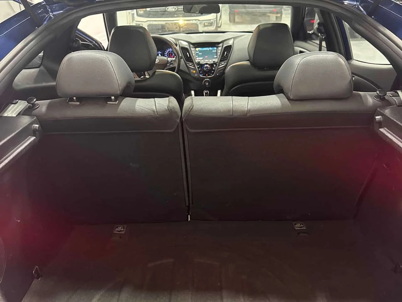 Hyundai Veloster  * Turbo * CARFAX * ПАНО * ПОДГРЕВИ * 2 КЛЮЧА, снимка 15 - Автомобили и джипове - 54066746