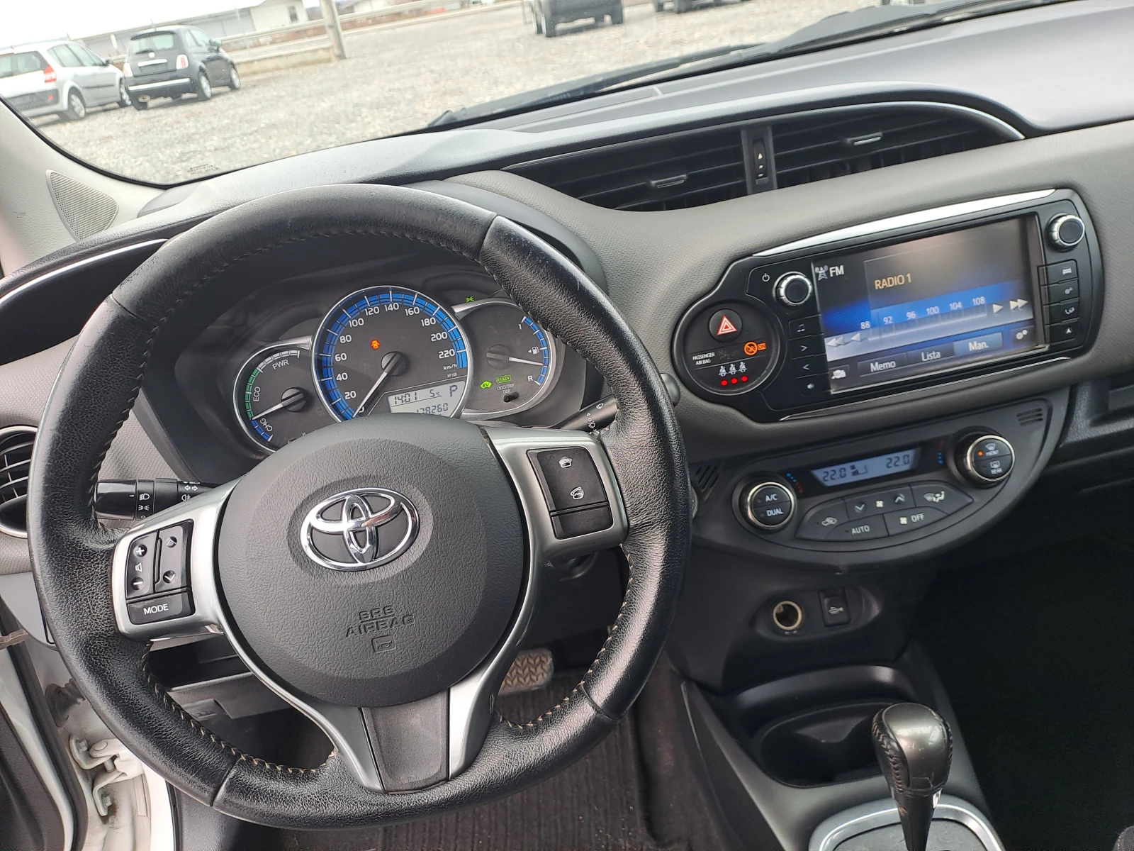 Toyota Yaris 1.5i ХИБРИД 73К.С., снимка 7 - Автомобили и джипове - 54200651