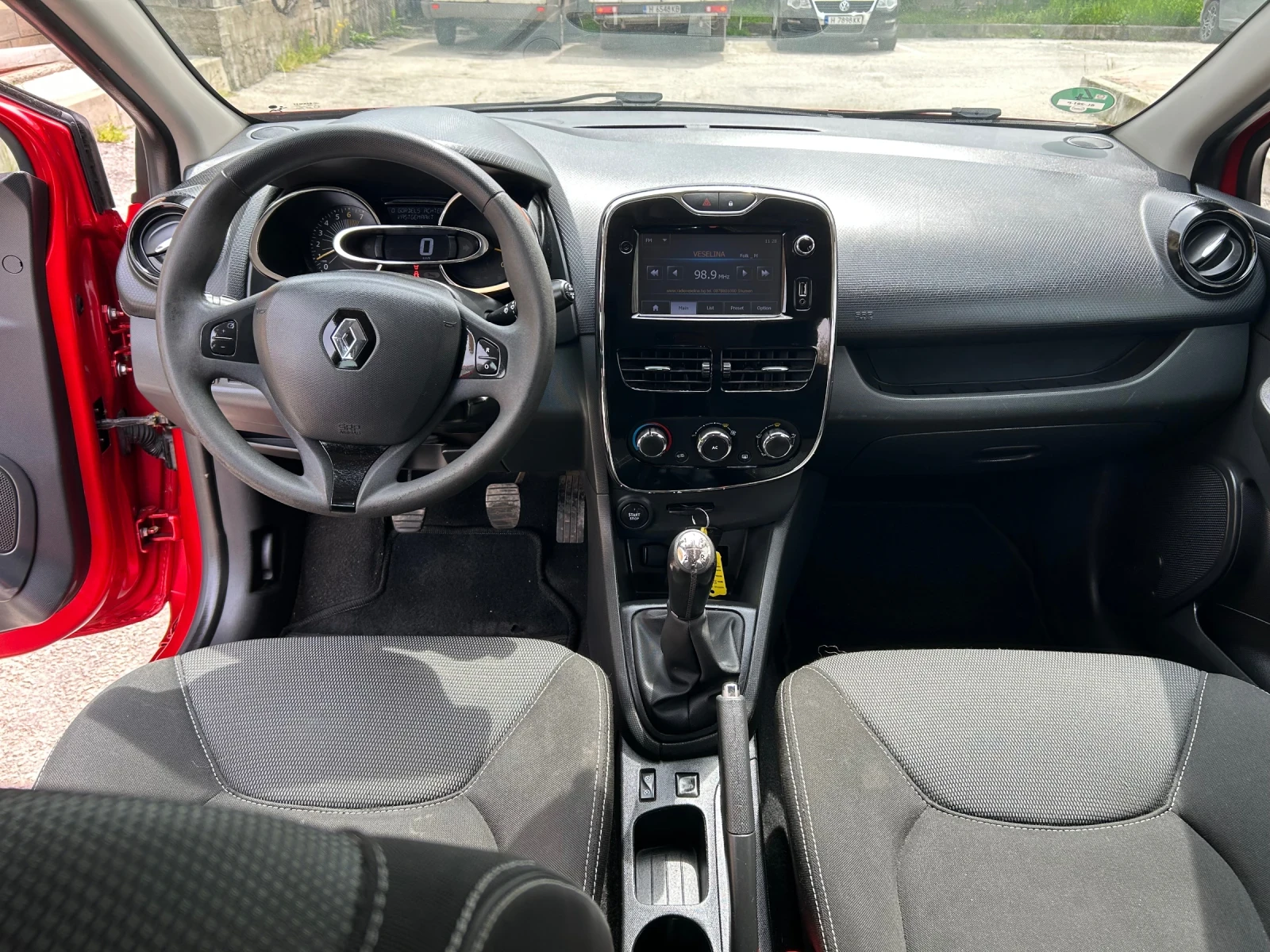 Renault Clio 0.9TCe 90k.c НАВИ, снимка 9 - Автомобили и джипове - 54386594
