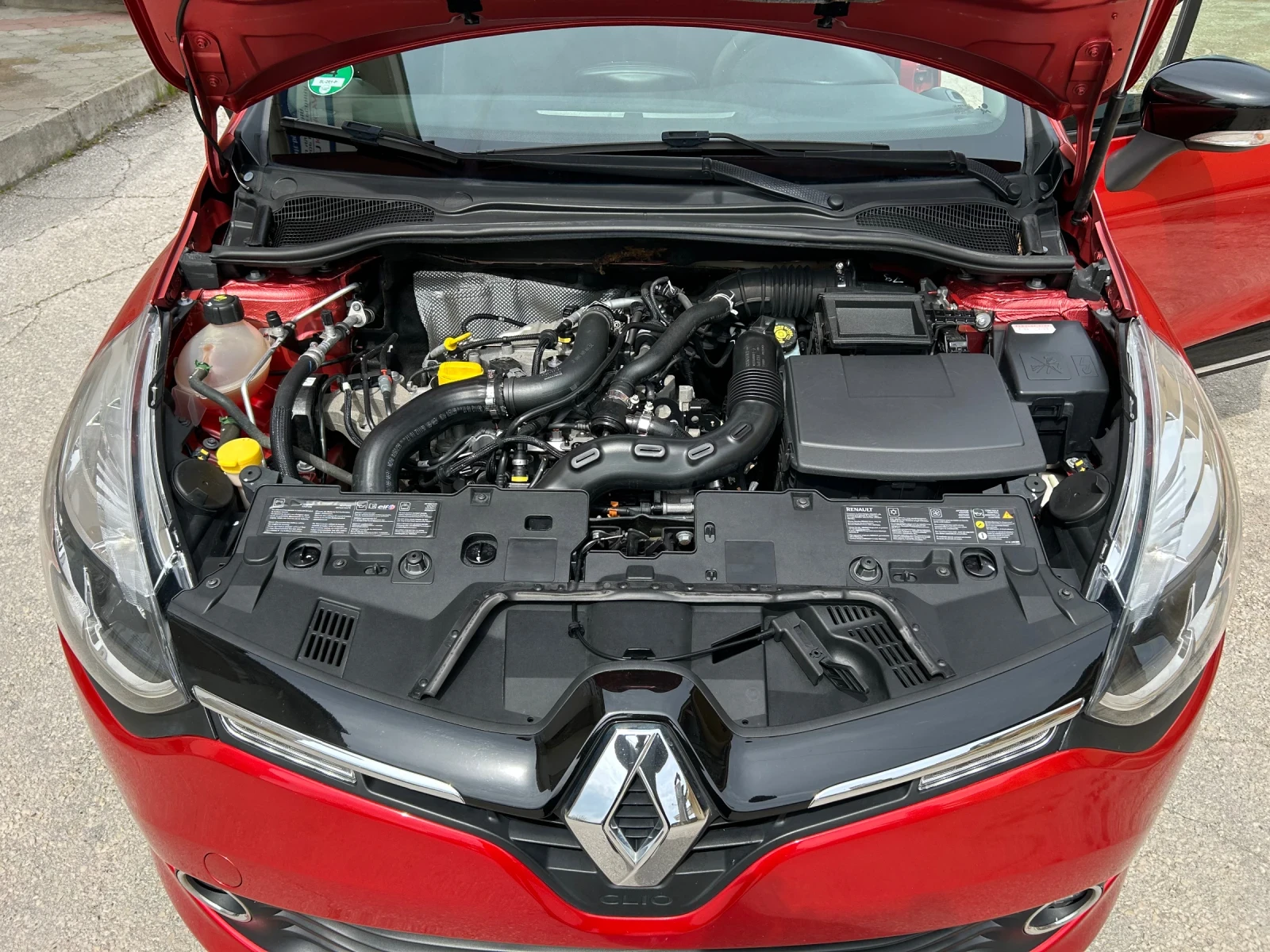 Renault Clio 0.9TCe 90k.c НАВИ, снимка 14 - Автомобили и джипове - 54386594