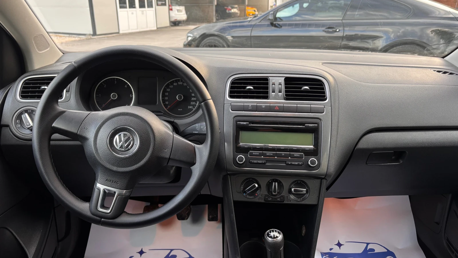 VW Polo Нов внос от Италия 1, 6 мотор, снимка 7 - Автомобили и джипове - 54670448