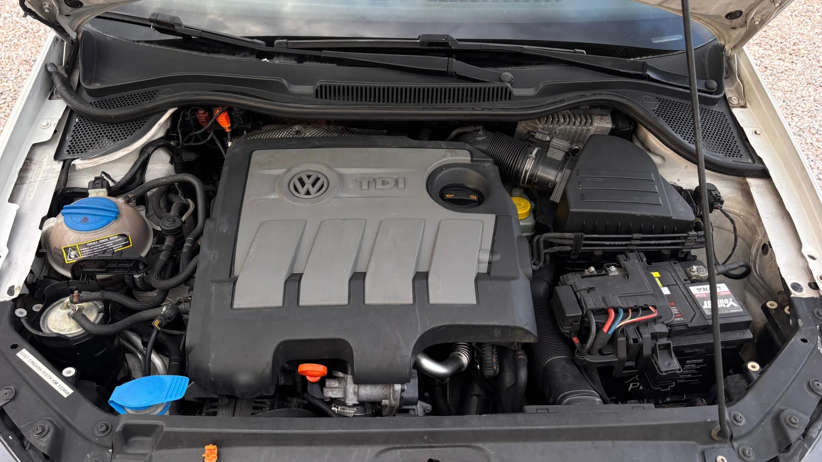VW Polo Нов внос от Италия 1, 6 мотор, снимка 10 - Автомобили и джипове - 54670448