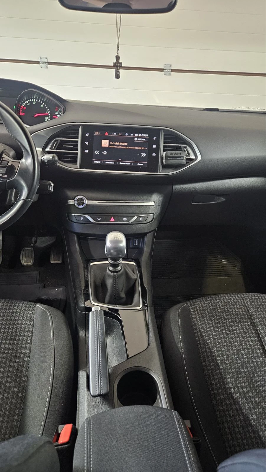 Peugeot 308 1.5 bluehdi, снимка 12 - Автомобили и джипове - 54718756