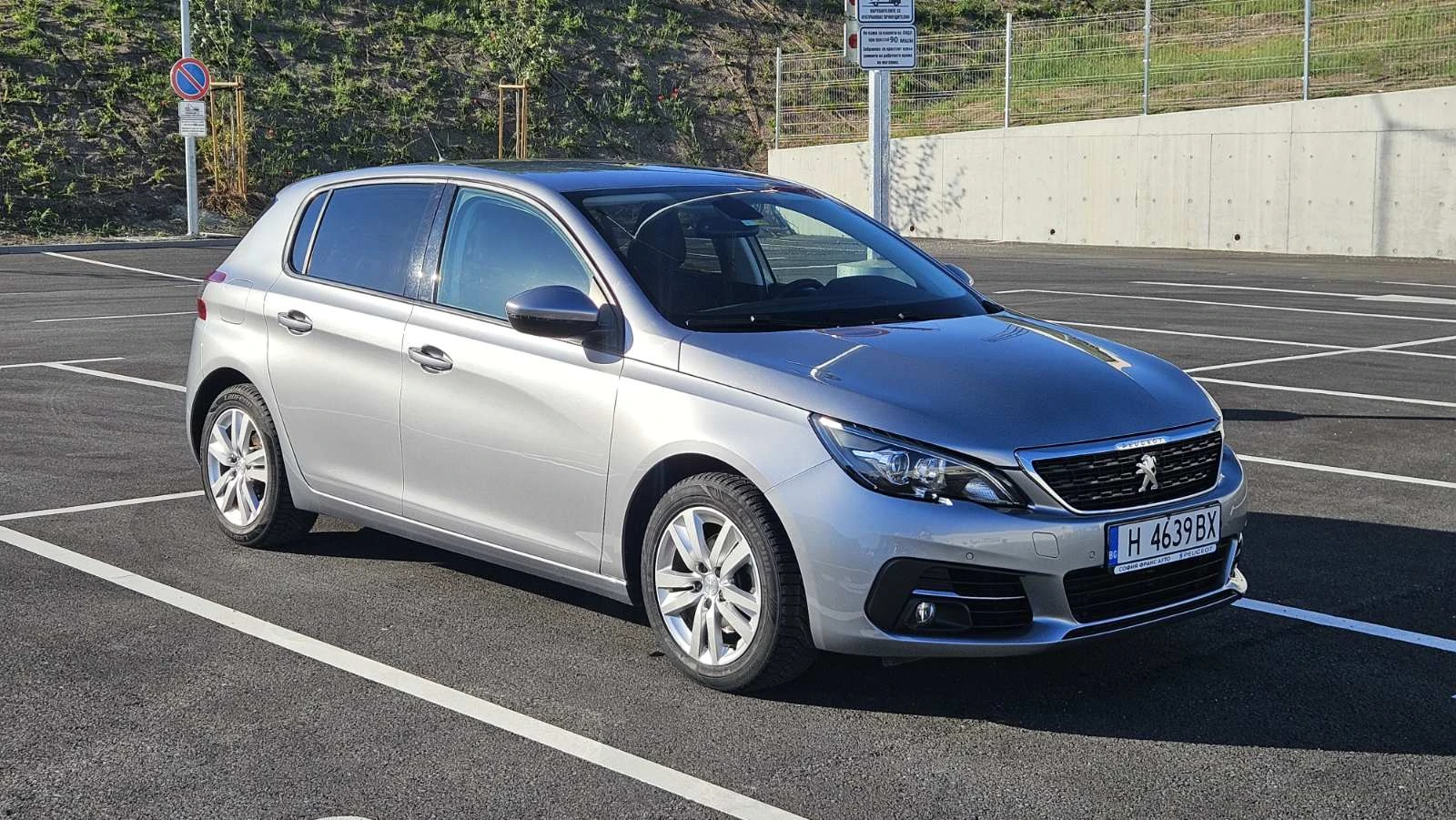 Peugeot 308 1.5 bluehdi, снимка 5 - Автомобили и джипове - 54718756