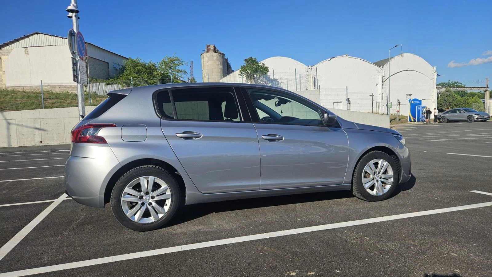 Peugeot 308 1.5 bluehdi, снимка 4 - Автомобили и джипове - 54718756