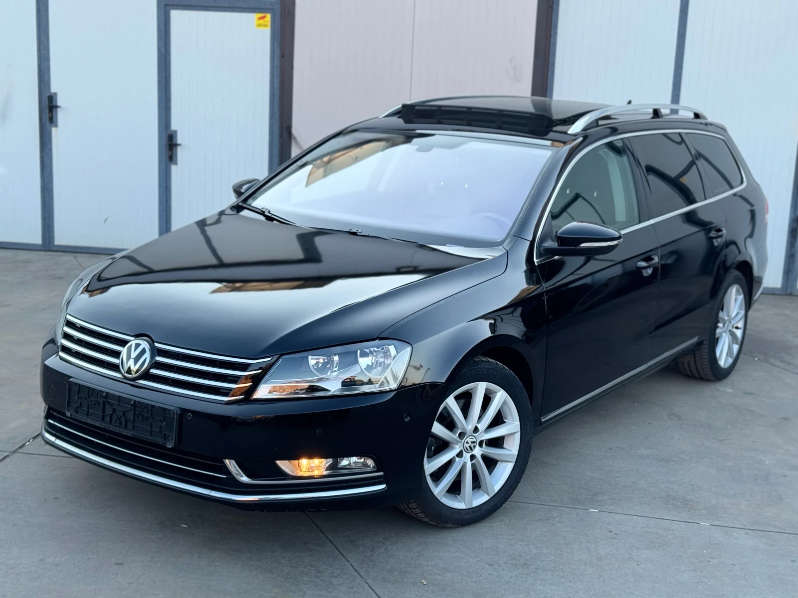 VW Passat Highline 2.0 TDI DSG/Keyless/ACC/Панорама/CarPlay, снимка 3 - Автомобили и джипове - 55074681