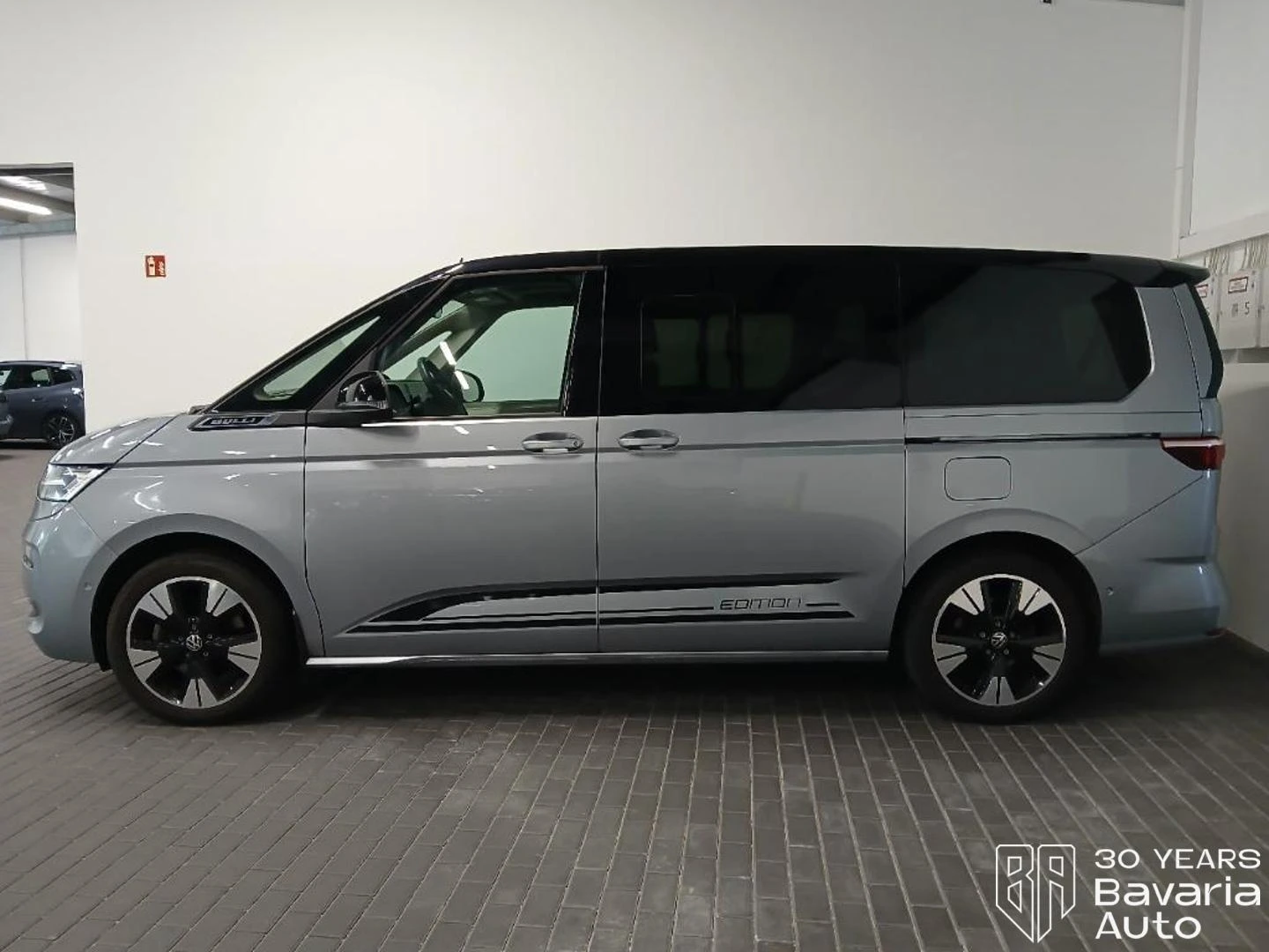 VW Multivan Edition long DSG Easy Open Basic, снимка 2 - Автомобили и джипове - 55215004