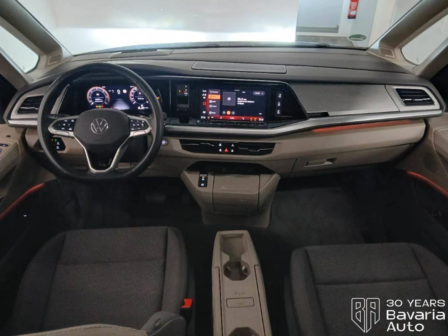 VW Multivan Edition long DSG Easy Open Basic, снимка 9 - Автомобили и джипове - 55215004