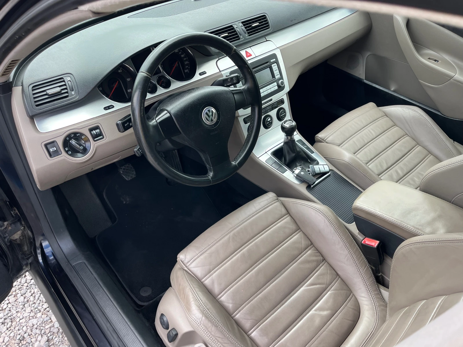 VW Passat 2.0TDI, снимка 13 - Автомобили и джипове - 55415815