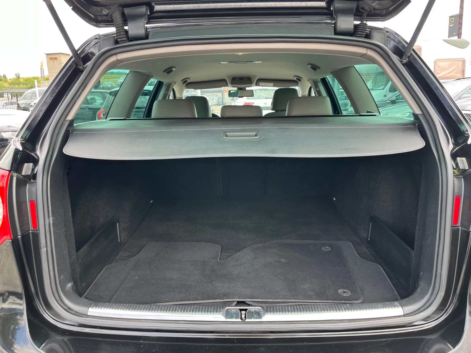 VW Passat 2.0TDI, снимка 8 - Автомобили и джипове - 55415815