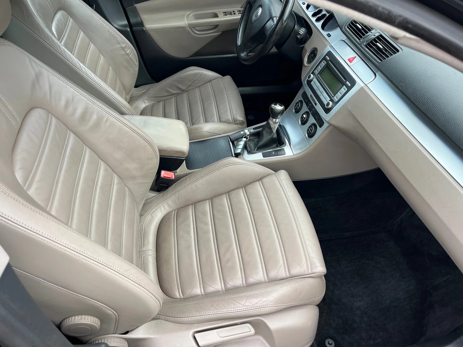 VW Passat 2.0TDI, снимка 11 - Автомобили и джипове - 55415815
