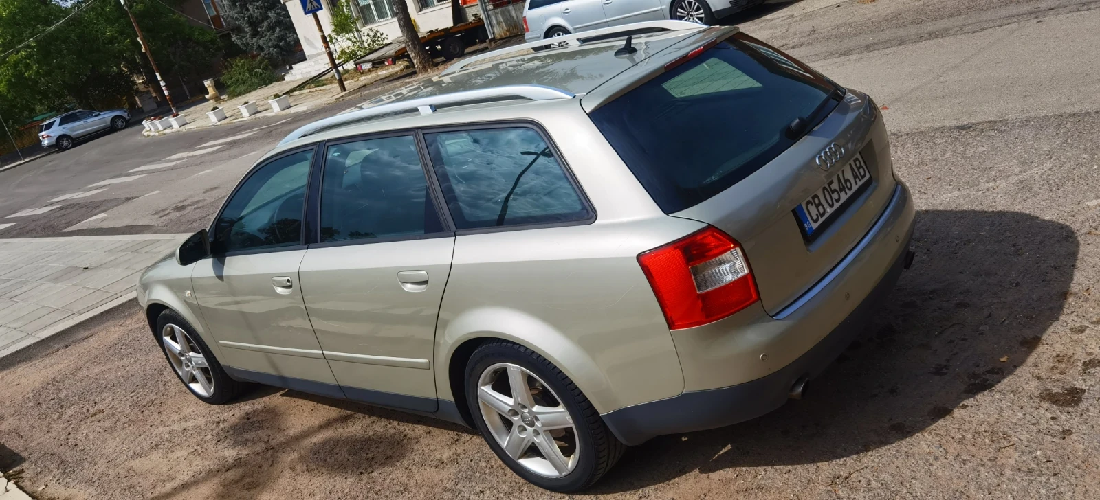 Audi A4 2.4i-170кс - ГАЗ-БЕНЗИН, снимка 4 - Автомобили и джипове - 56234132