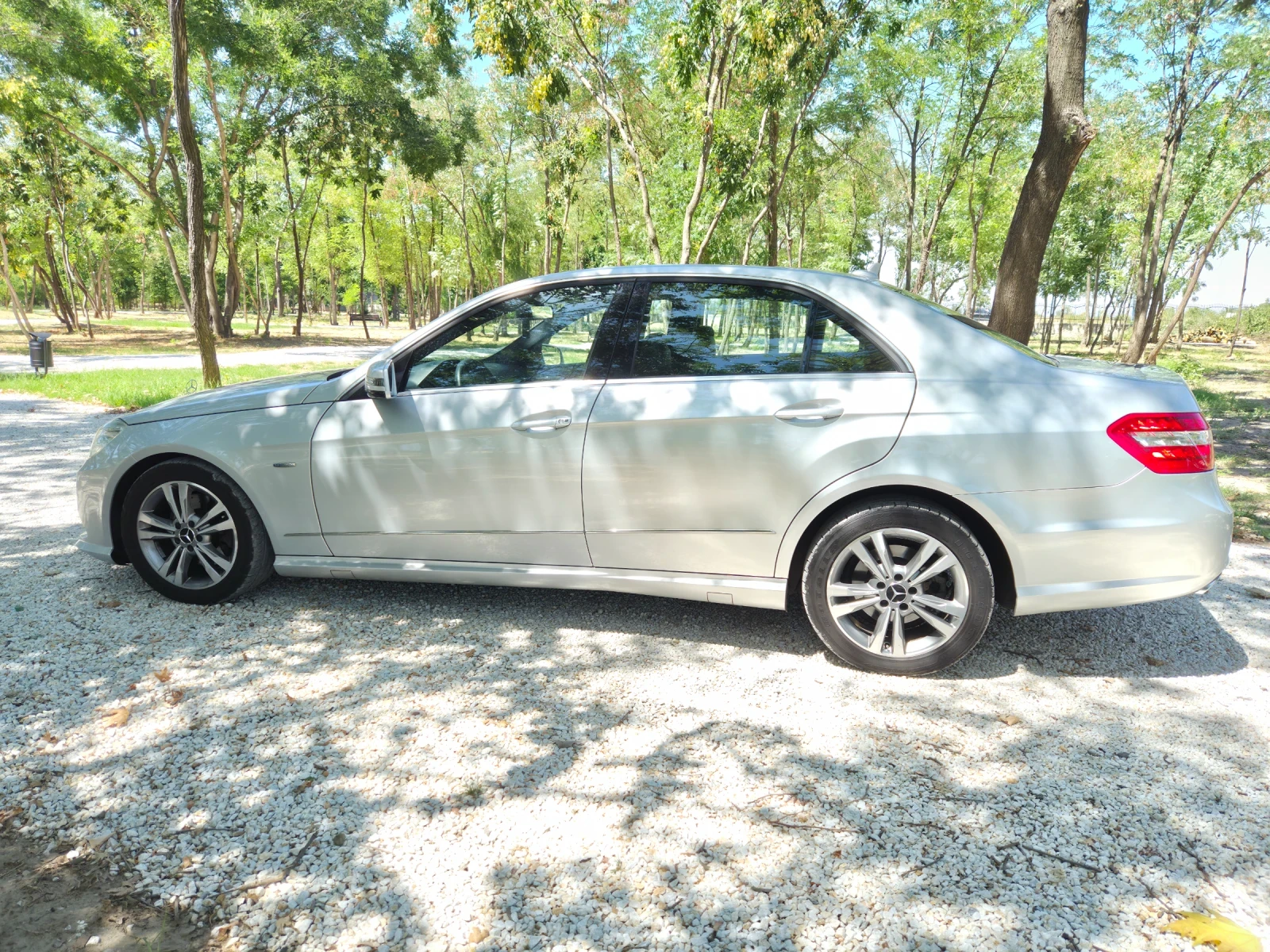Mercedes-Benz E 350    350 3.0  AMG, снимка 5 - Автомобили и джипове - 55681451