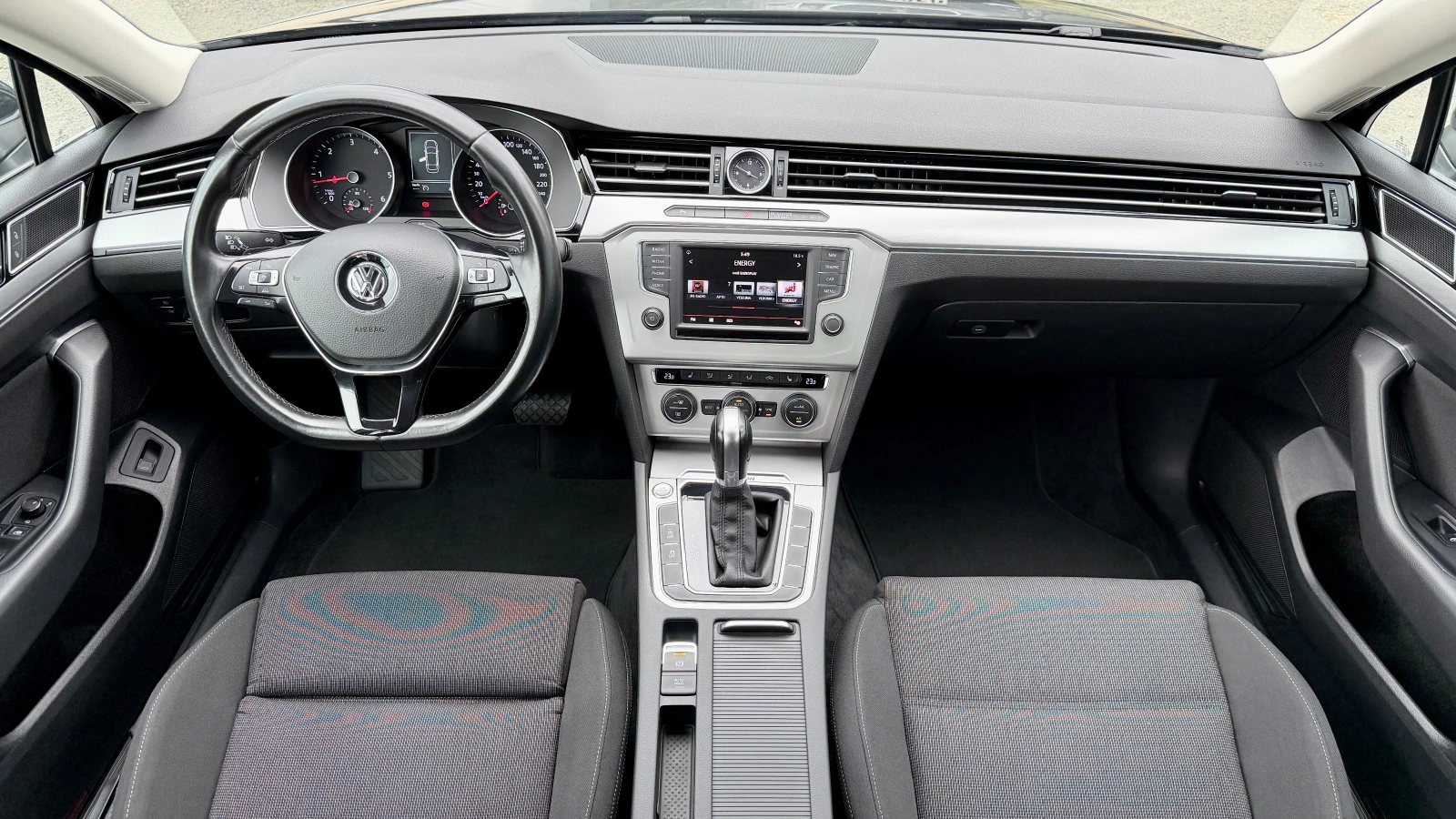 VW Passat 2.0TDI 4Motion DSG! Внос ШВЕЙЦАРИЯ! Distronic, PDC, снимка 12 - Автомобили и джипове - 56324937