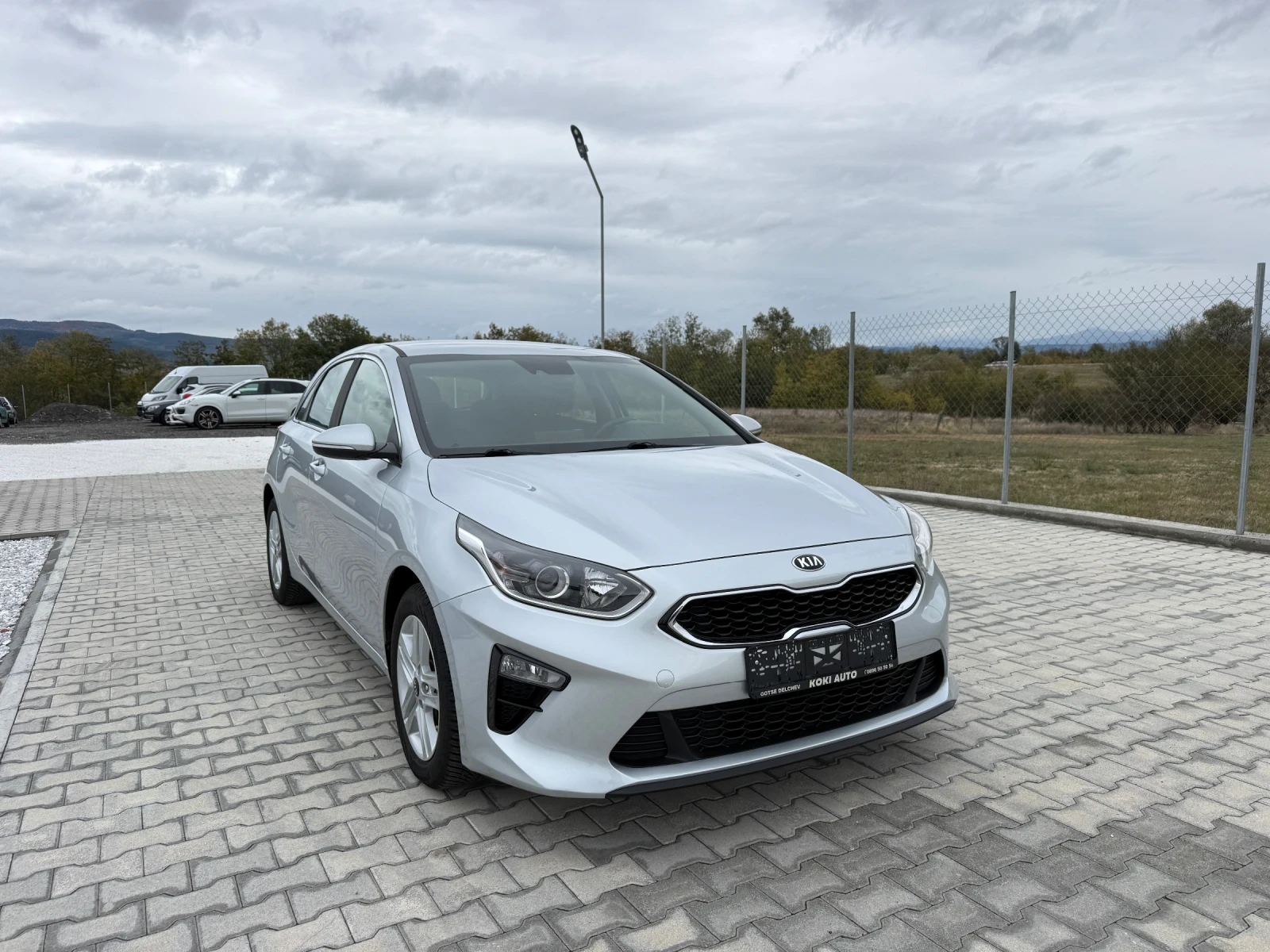 Kia Ceed 1.6CRDI NAVI CAMERA, снимка 8 - Автомобили и джипове - 56584802