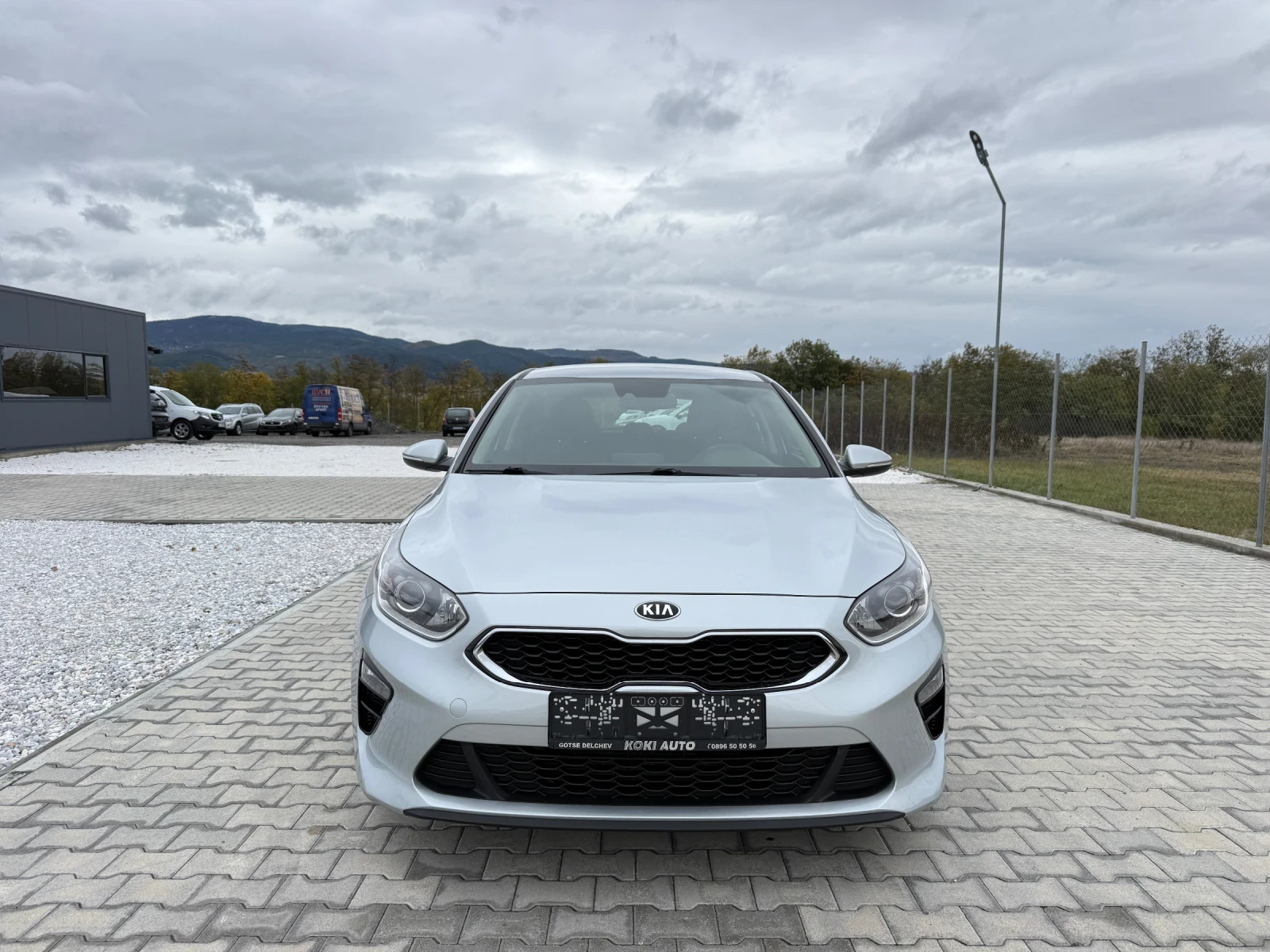 Kia Ceed 1.6CRDI NAVI CAMERA, снимка 2 - Автомобили и джипове - 56584802