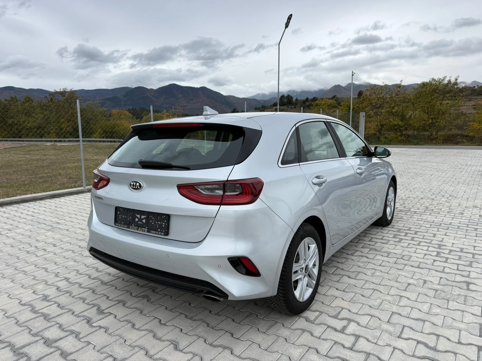 Kia Ceed 1.6CRDI NAVI CAMERA, снимка 6 - Автомобили и джипове - 56584802