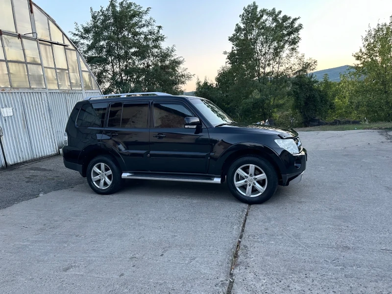 Mitsubishi Pajero, снимка 3 - Автомобили и джипове - 47331059