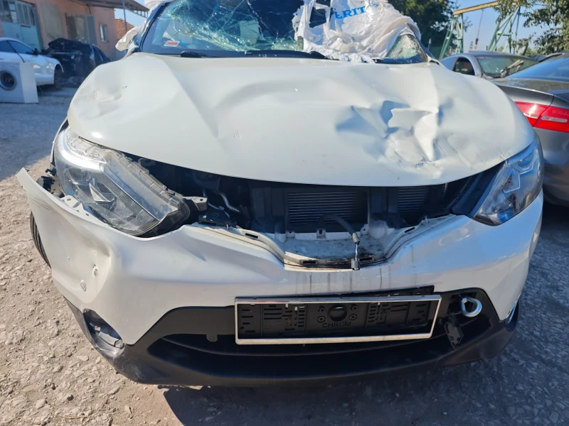 Nissan Qashqai, снимка 6 - Автомобили и джипове - 51417963