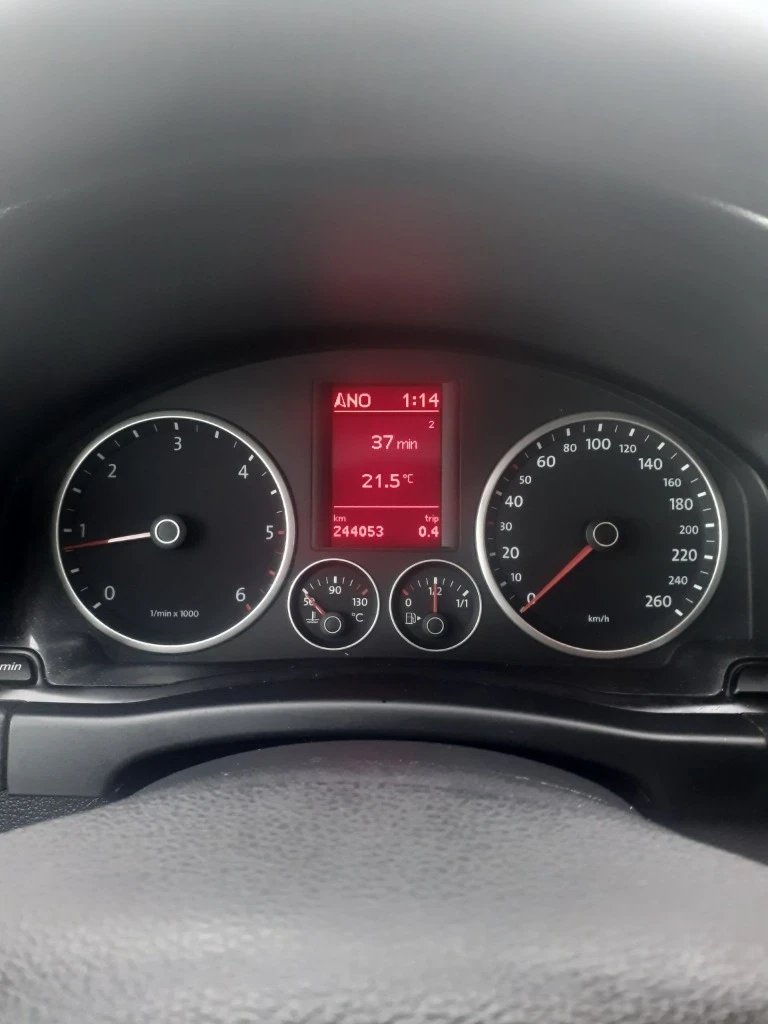 VW Tiguan, снимка 9 - Автомобили и джипове - 55694070