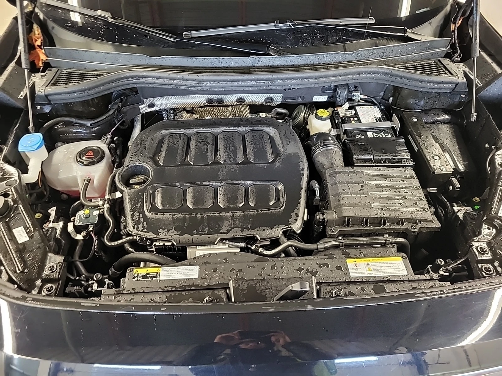 VW Tiguan HIGHLINE R-LINE, снимка 8 - Автомобили и джипове - 54768707