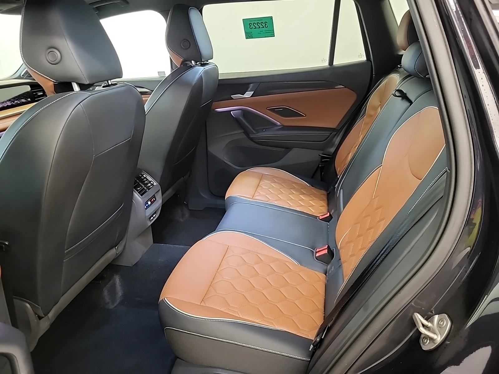 VW Tiguan HIGHLINE R-LINE, снимка 16 - Автомобили и джипове - 54768707