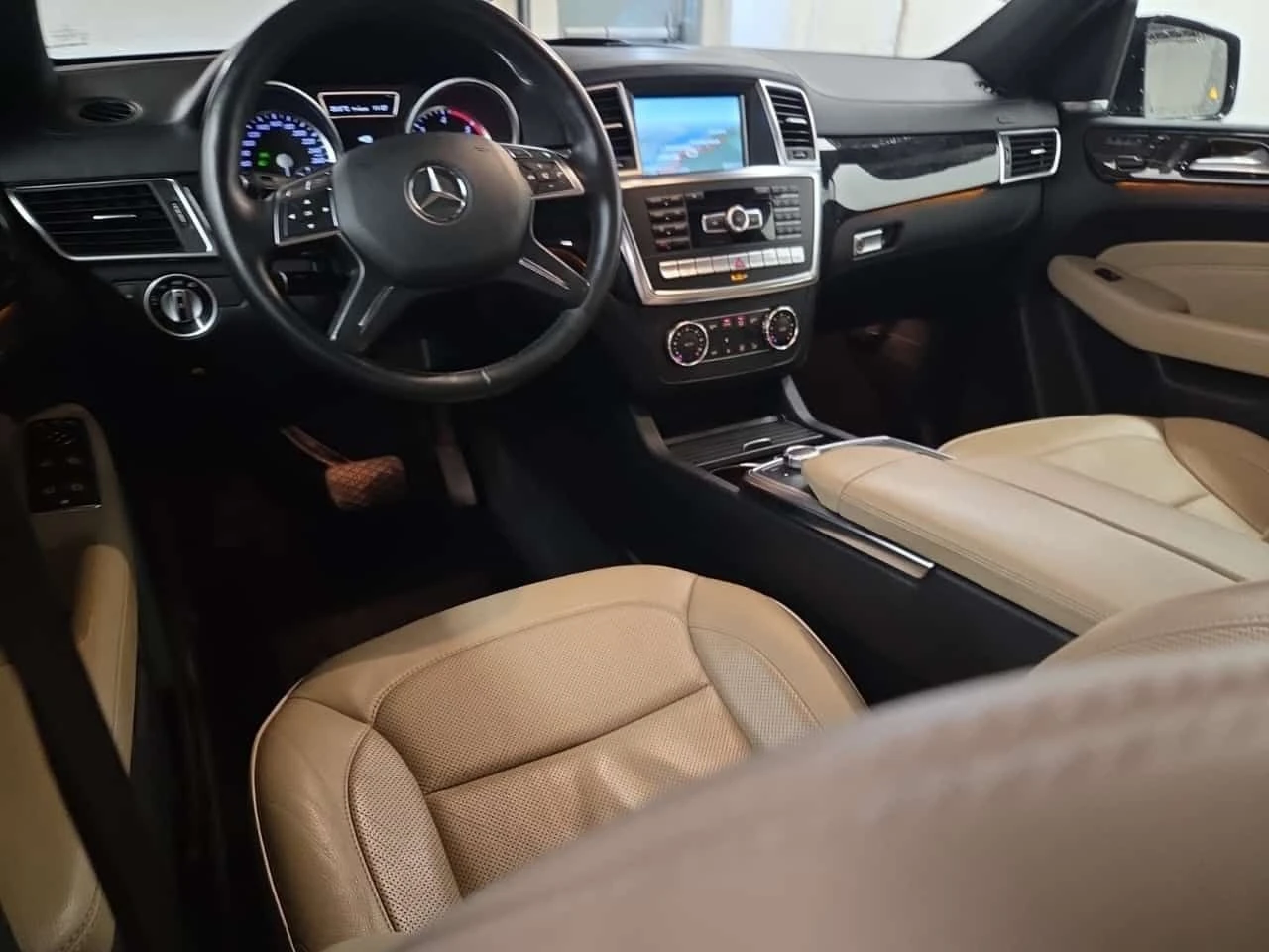 Mercedes-Benz ML 350 DIESEL * CARFAX * Без инциденти * 101к км! * , снимка 3 - Автомобили и джипове - 54878691