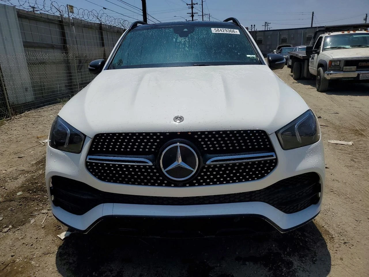 Mercedes-Benz GLE 350 4MATIC AMG Line | PANO | BURMESTER | DIGITAL | ПОД, снимка 3 - Автомобили и джипове - 55246149