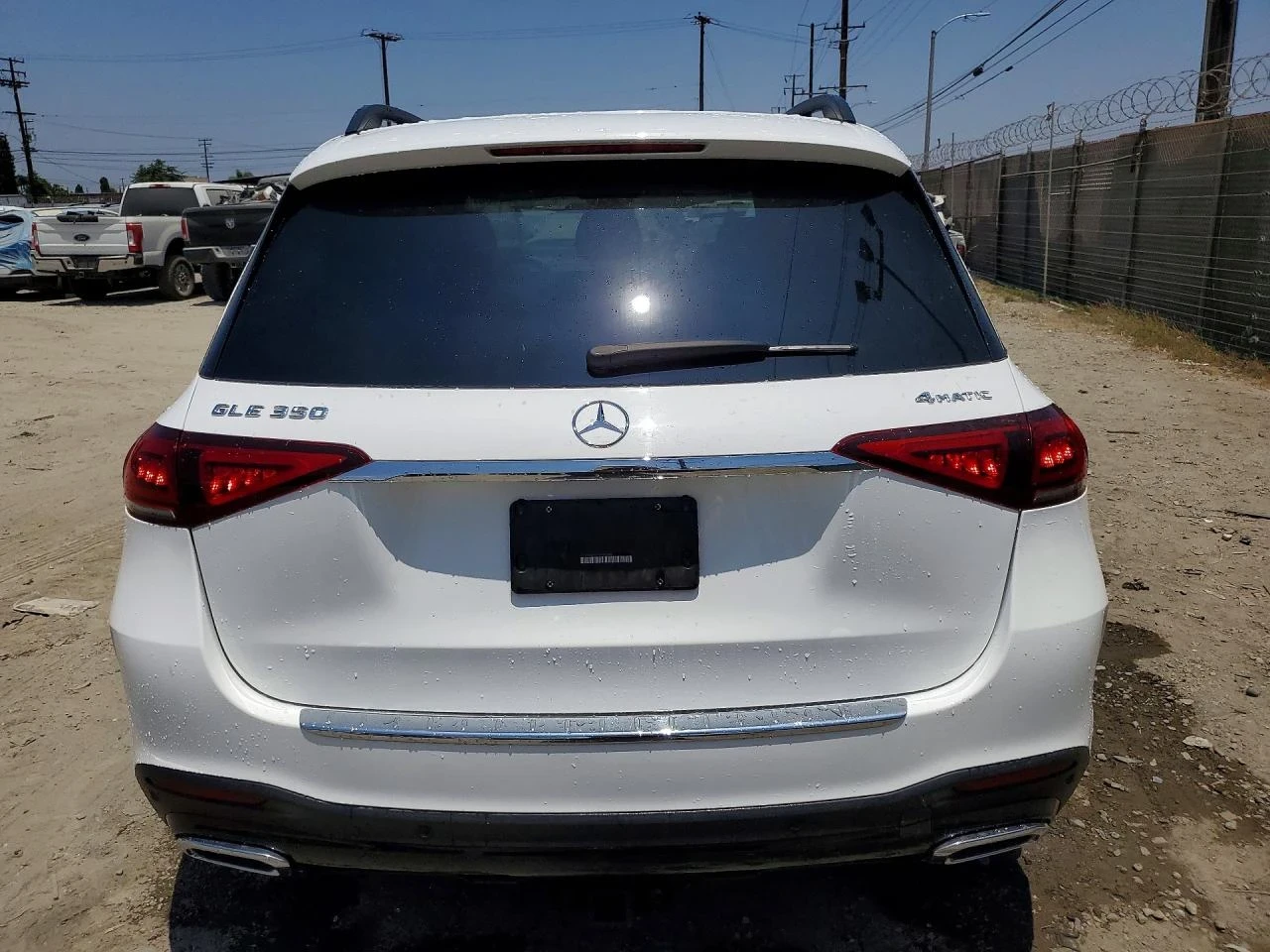 Mercedes-Benz GLE 350 4MATIC AMG Line | PANO | BURMESTER | DIGITAL | ПОД, снимка 4 - Автомобили и джипове - 55246149