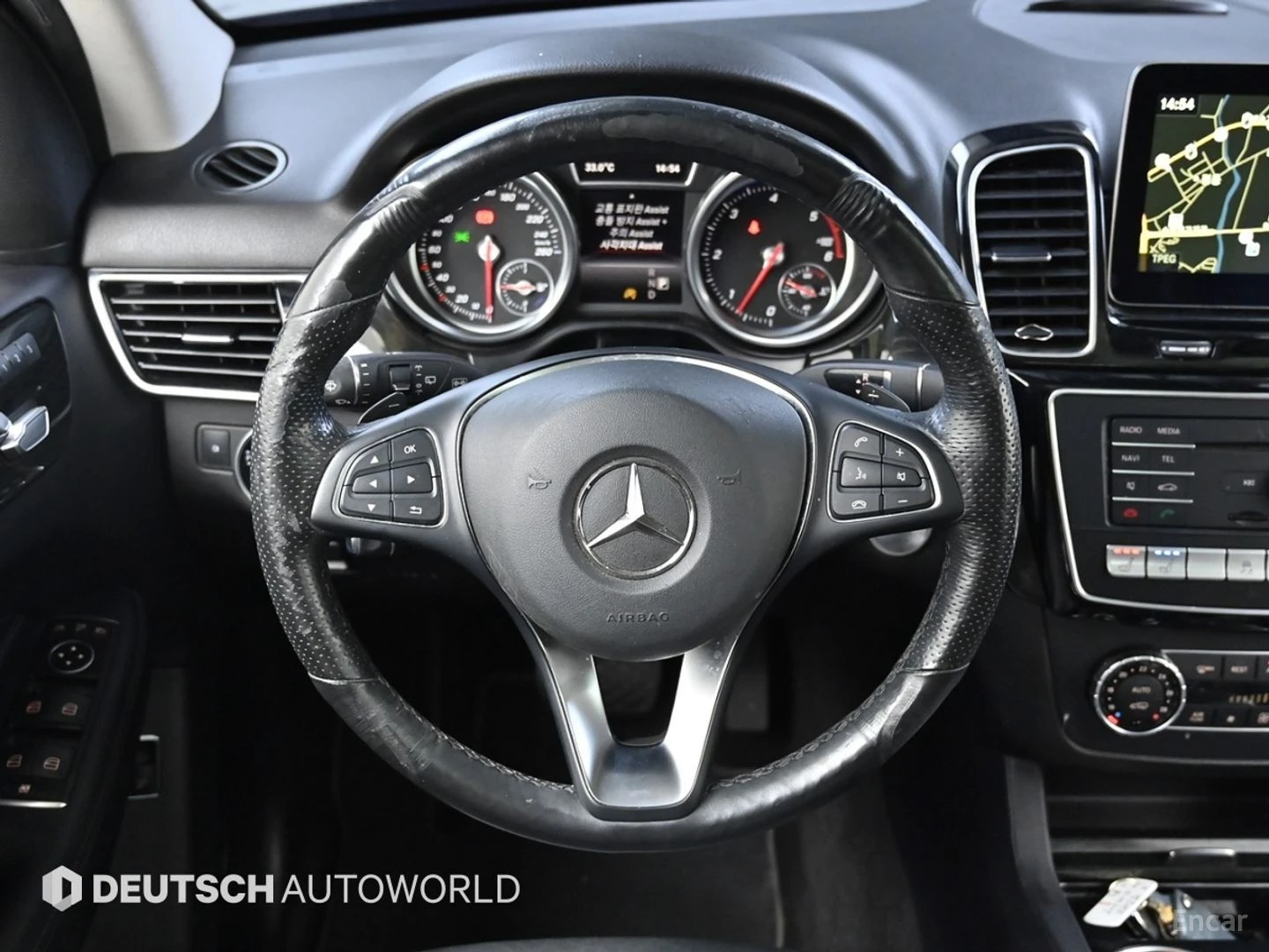Mercedes-Benz GLE 350d 4MATIC* КОЖА* ОБДУХВ* НАВИ* ПАНО, снимка 11 - Автомобили и джипове - 55596360