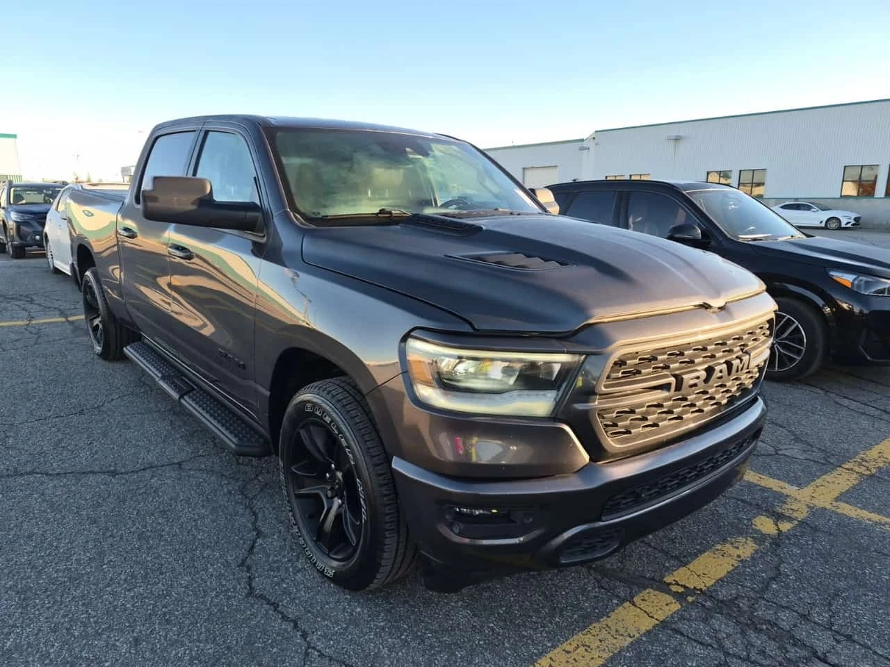 Dodge RAM 1500 SPORT CREW CAB STD BED * CARFAX * ФИНАНСИРАНЕ