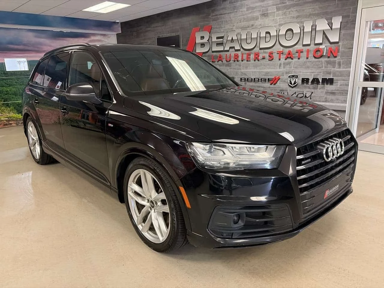 Audi Q7 * 3.0 TFSI Technik * CARFAX * БЕЗ ПЪРВОНАЧАЛНА ВНО