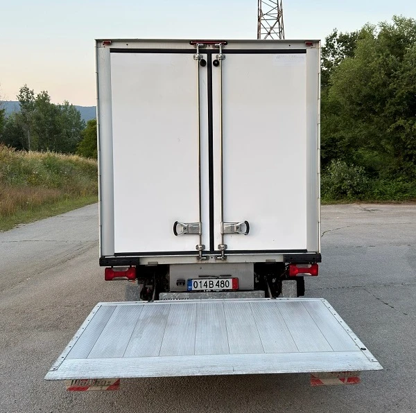 Iveco 35c18 HI-MATIC* ХЛАДИЛЕН-29* 3.70* БОРД+ ВРАТИ* ТОК* КЛИ, снимка 7 - Бусове и автобуси - 54693814