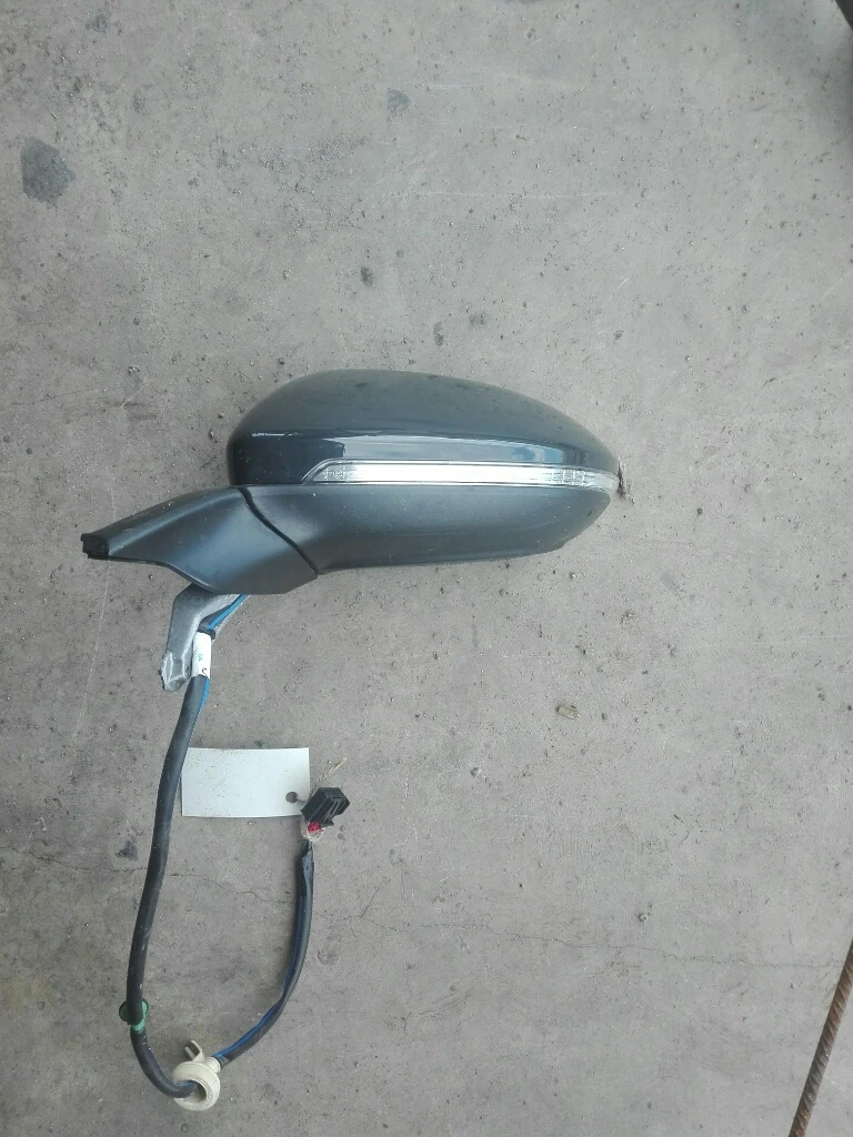 ляво огледало голф 7