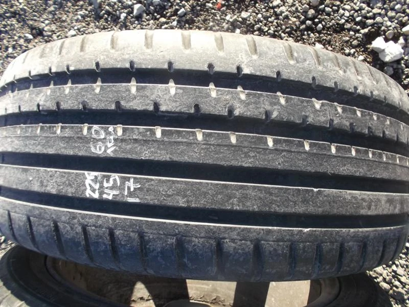 Гуми Летни 225/45R17, снимка 2 - Гуми и джанти - 20563753