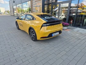 Toyota Prius 2.0 Plug-In Hybrid , снимка 6