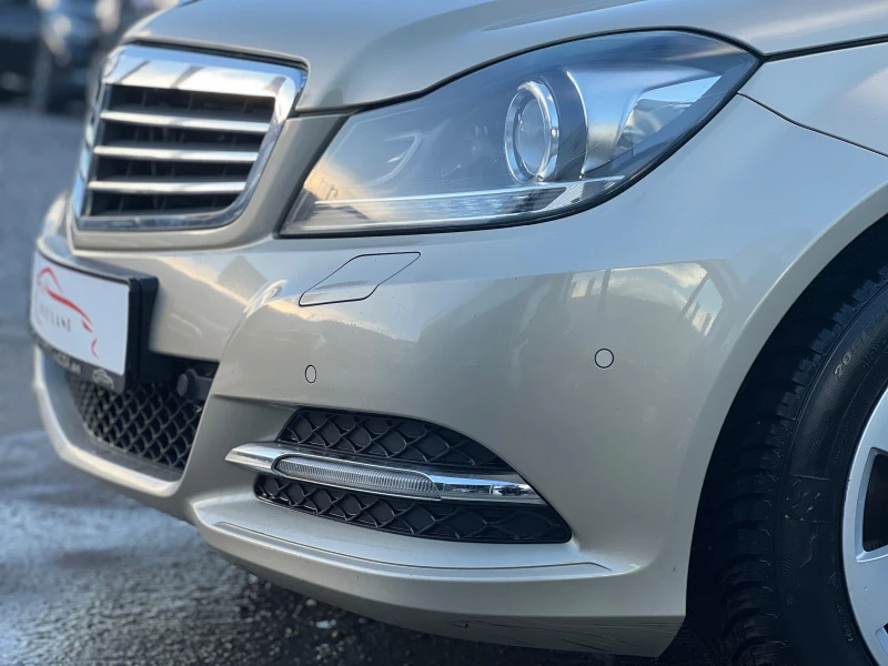 Mercedes-Benz C 220 FACELIFT/XENON/LED/NAVI/СОБСТВЕН ЛИЗИНГ, снимка 4 - Автомобили и джипове - 43686015